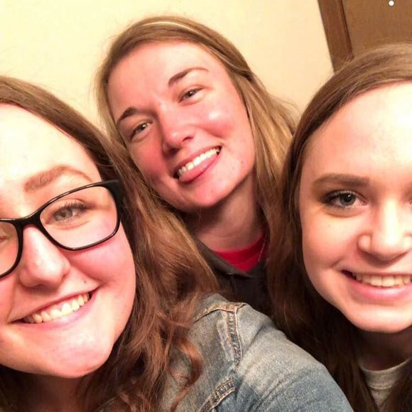 Meet your Posher, Ali - Picture 1 of 1